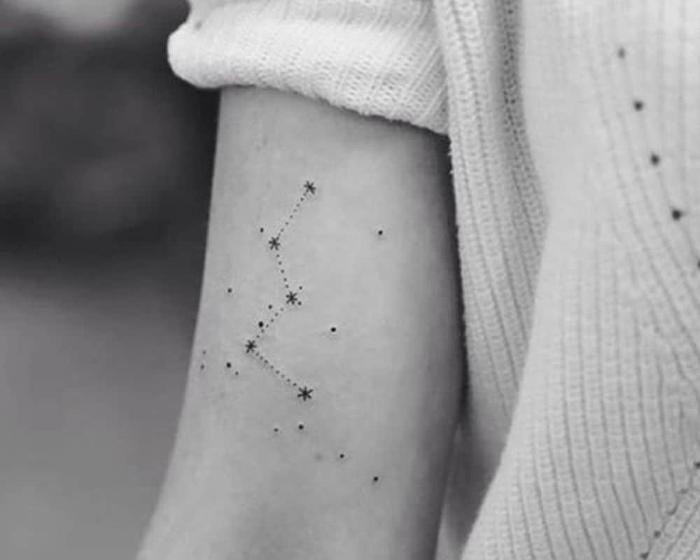 Tattoo in the form of stars