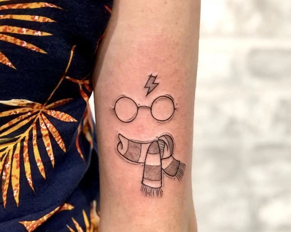 tattoo of scar, glasses, Harry Potter scarf