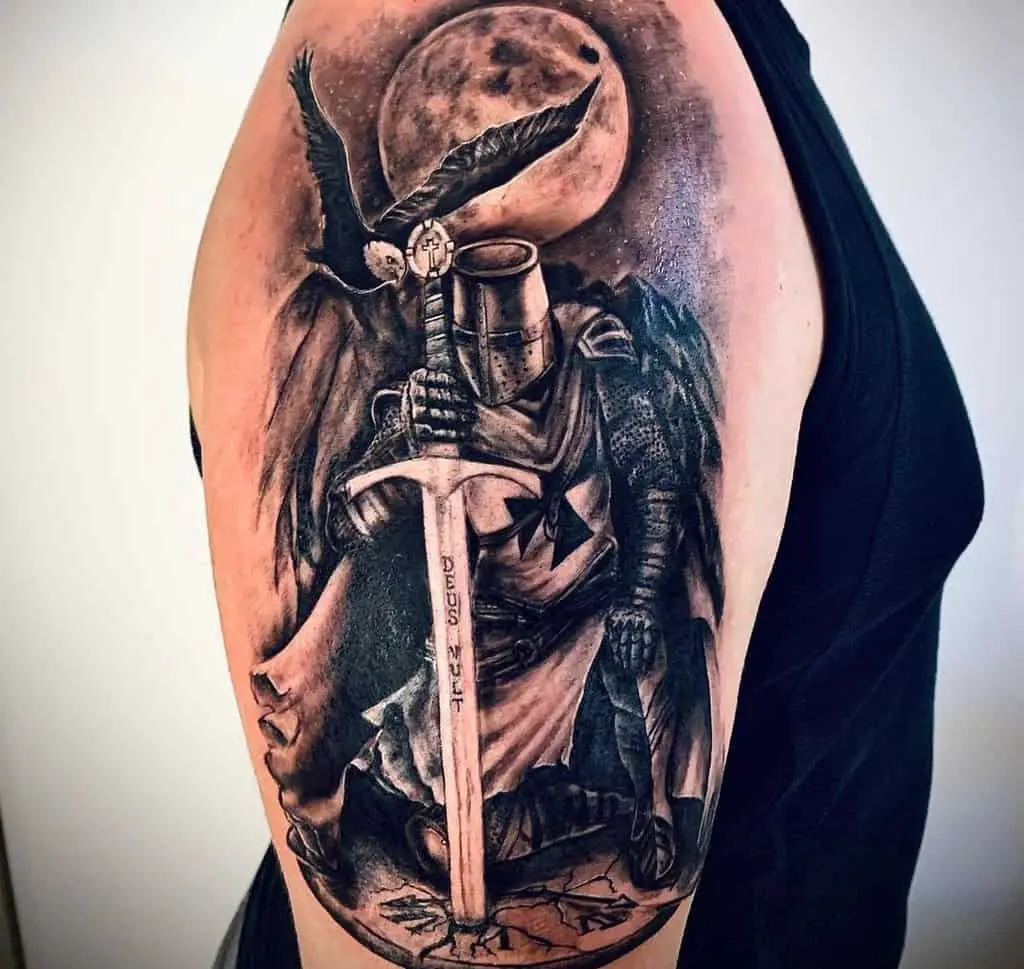 Knight Templar kneels tattoo