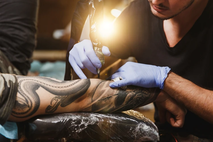 How To Become A Tattoo Artist In Illinois