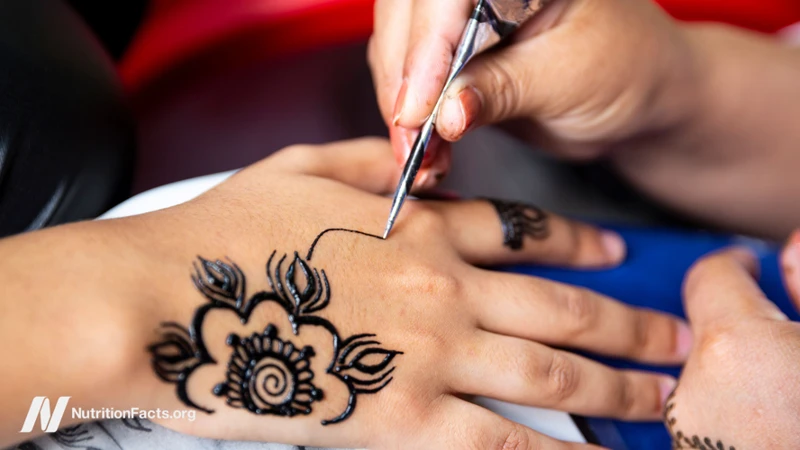 Risks And Side Effects Of Henna Tattoos